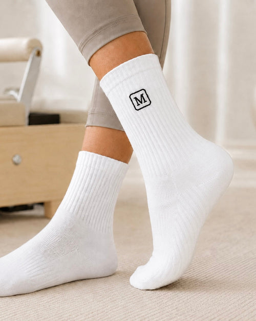 גרבי פילאטיס לבנות עם רקמת לוגו מיקסדו